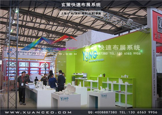 YONG专柜制作现场效果图