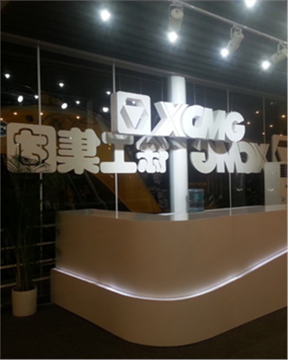 展台布线灯具安装